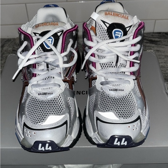 MENS BALENCIAGA RUNNERS SIZE 11 BRAND NEW - Picture 2 of 5